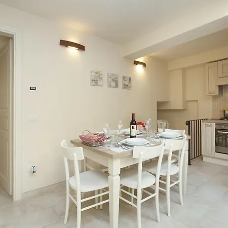 Family Borgo Albizi Apartment